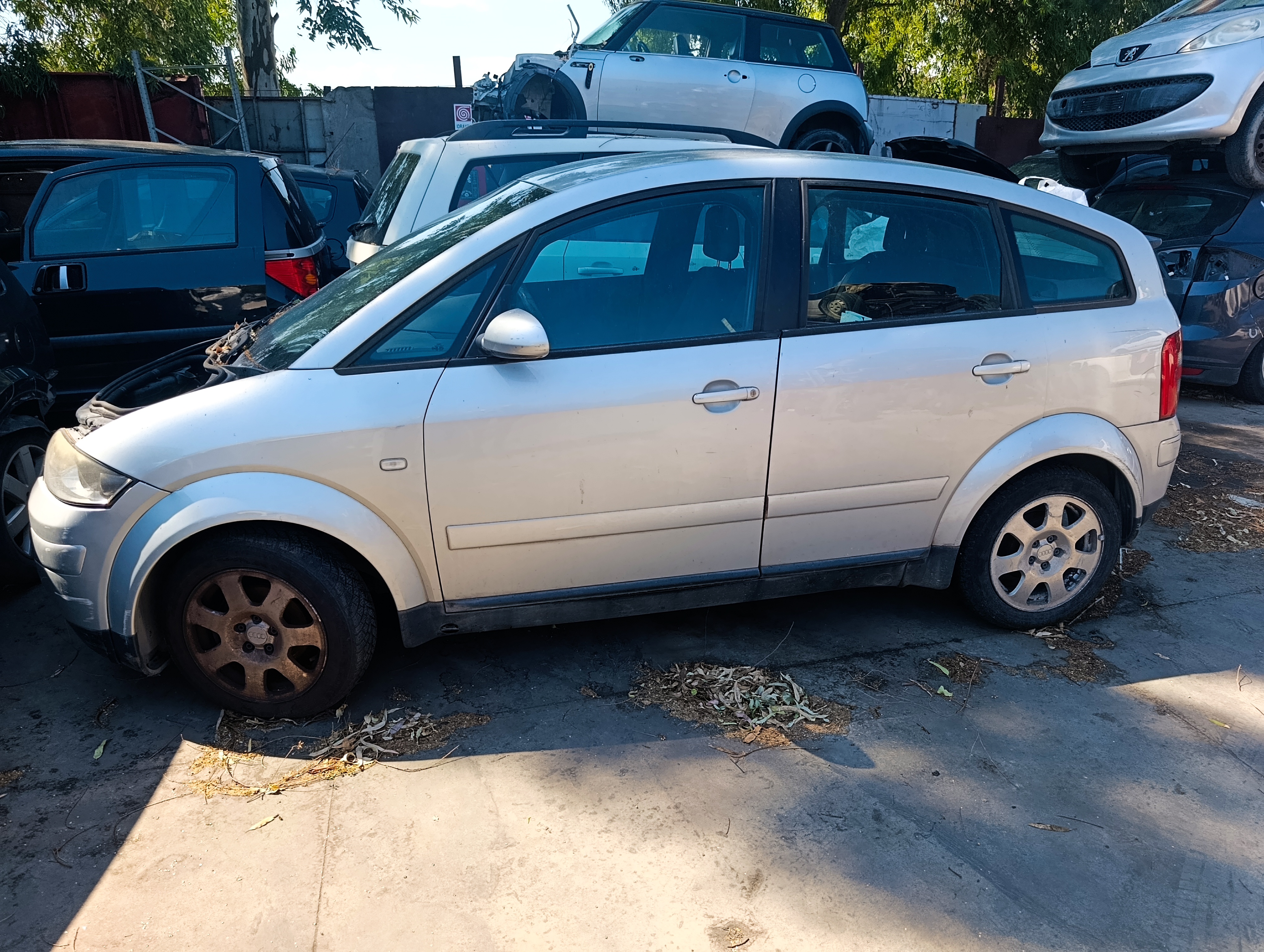 AUDI A2 (8Z) (06/00>02/06<) 1.4 TDI Ber. 5p/d/1422cc